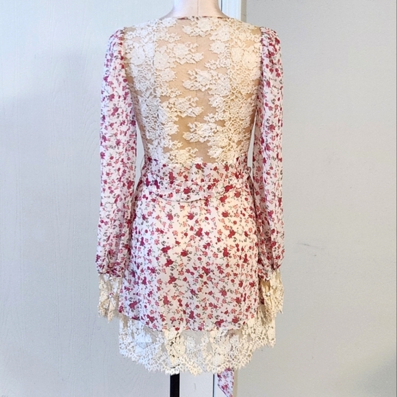 New!For Love and Lemons Lace Trim Robe - Picture 10 of 15